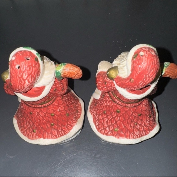 Vintage Santa salt and pepper shaker set - Picture 7 of 16